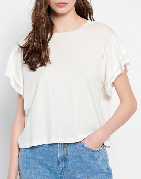 T-shirt with ruffles on the sleeve