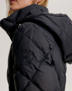 TOMMY HILFIGER ELEVATED BELTED QUILTED JACKET