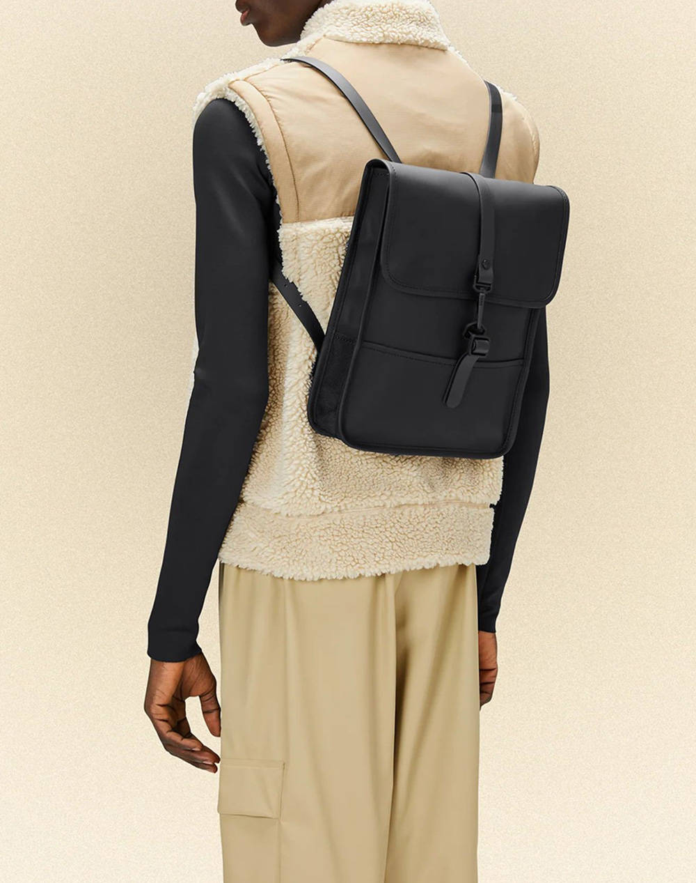 Rains Backpack Mini W3 (Διαστάσεις: 34 X 30 5 12 εκ ) 13020-01-01 Black Γυναικεία αξεσουάρ τσάντες Politikos Shop Πολιτικός