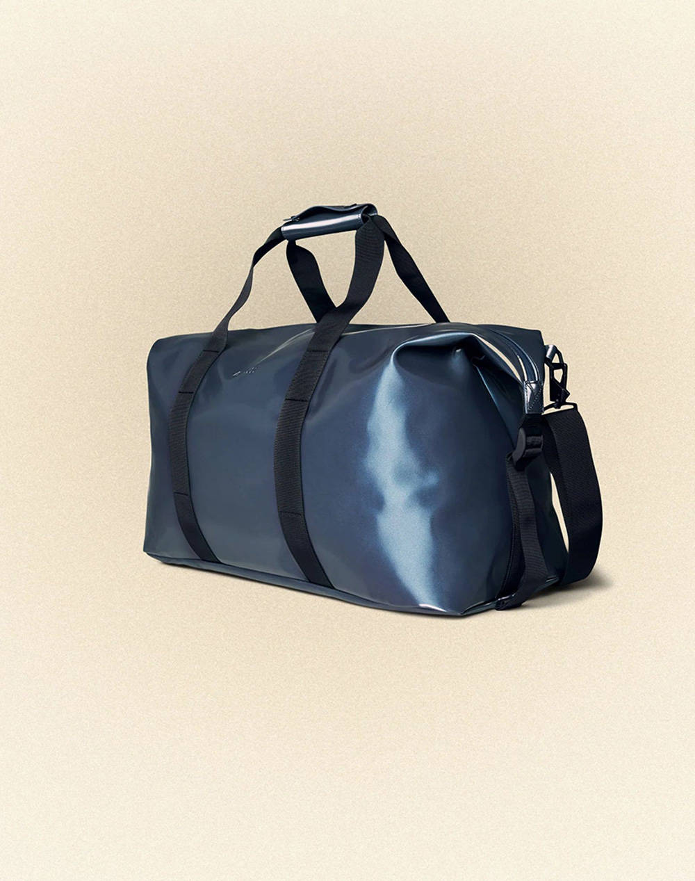 RAINS Hilo Weekend Bag W3 (Διαστάσεις: 27 x 52 x 26 εκ.) 14200-25 RoyalBlue φωτογραφία