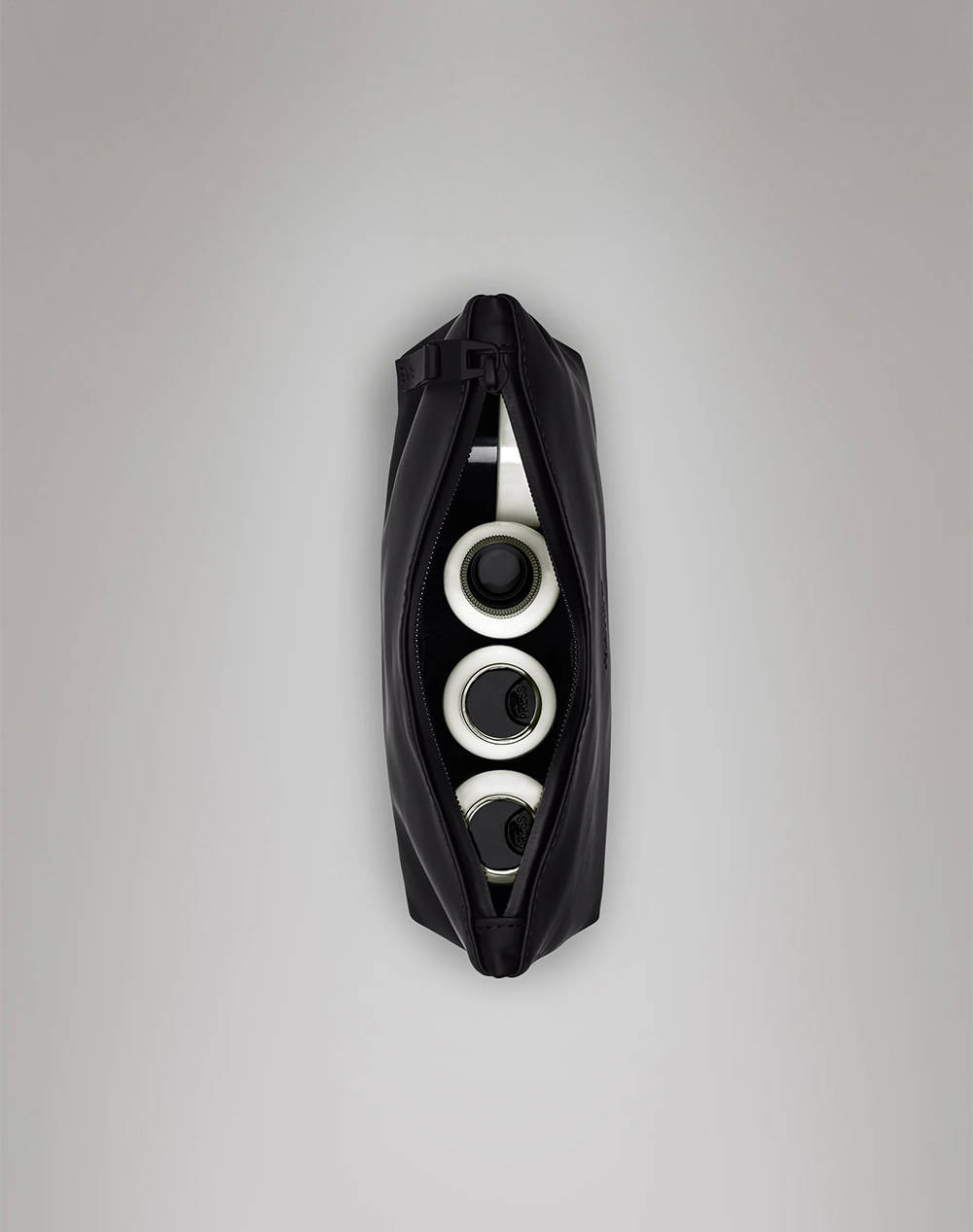 RAINS Cosmetic Bag W3 (Διαστάσεις: 13.5 x 20.5 x 6.5 εκ.) 15600-29 JetBlack φωτογραφία