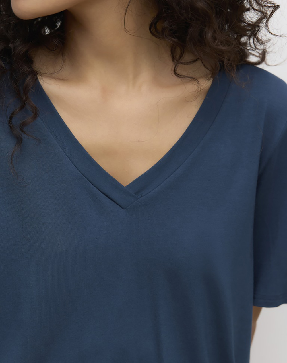 AWARE BY VERO MODA AWRITA SS V-NECK T-SHIRT NOOS 10328539-Midnight Navy MidnightBlue φωτογραφία
