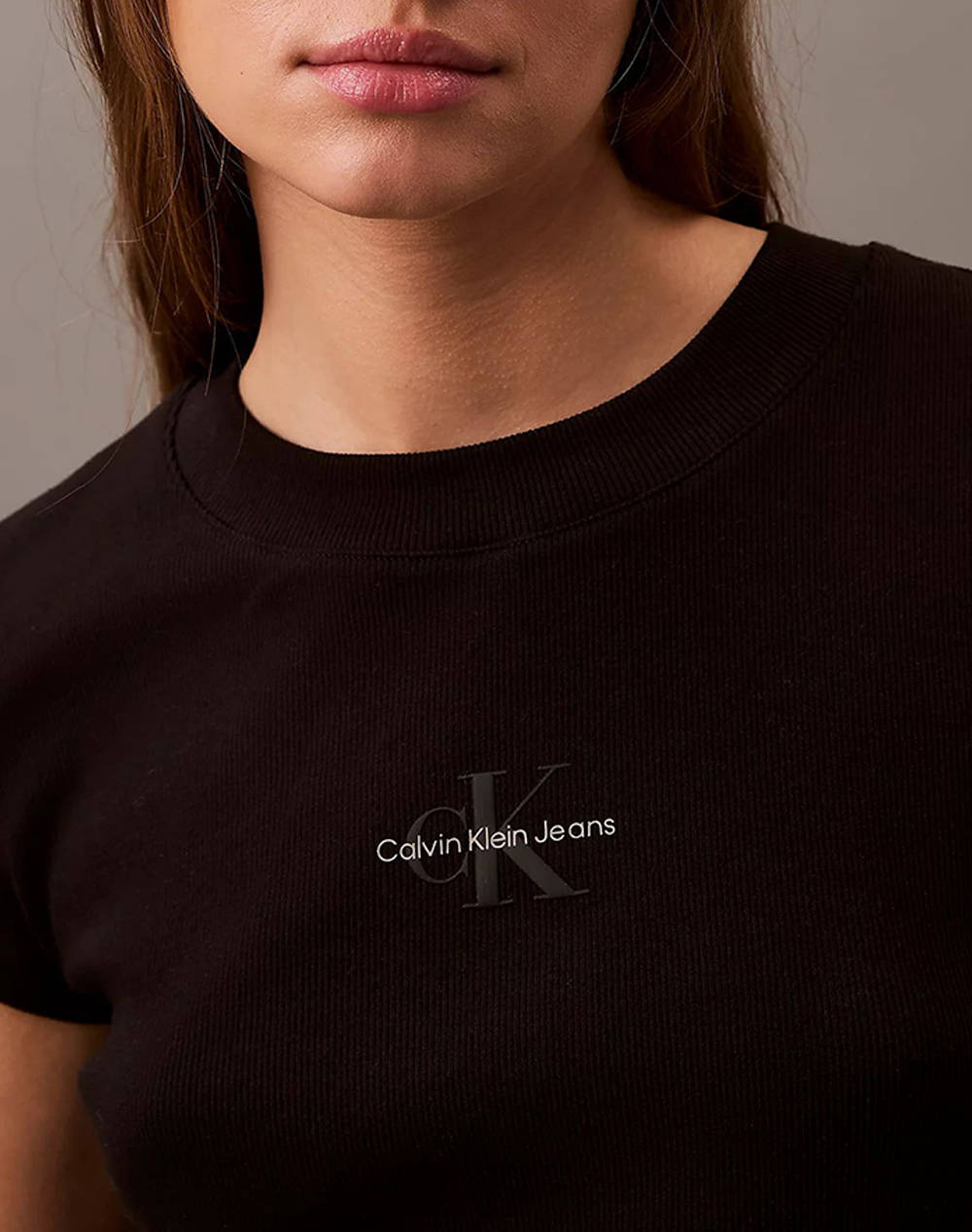 Calvin Klein Jeans Monogram Baby Tee Lv047Ab802-Ub1 Black Γυναικεία ρούχα μπλούζες Τ-Shirt Politikos Shop Πολιτικός