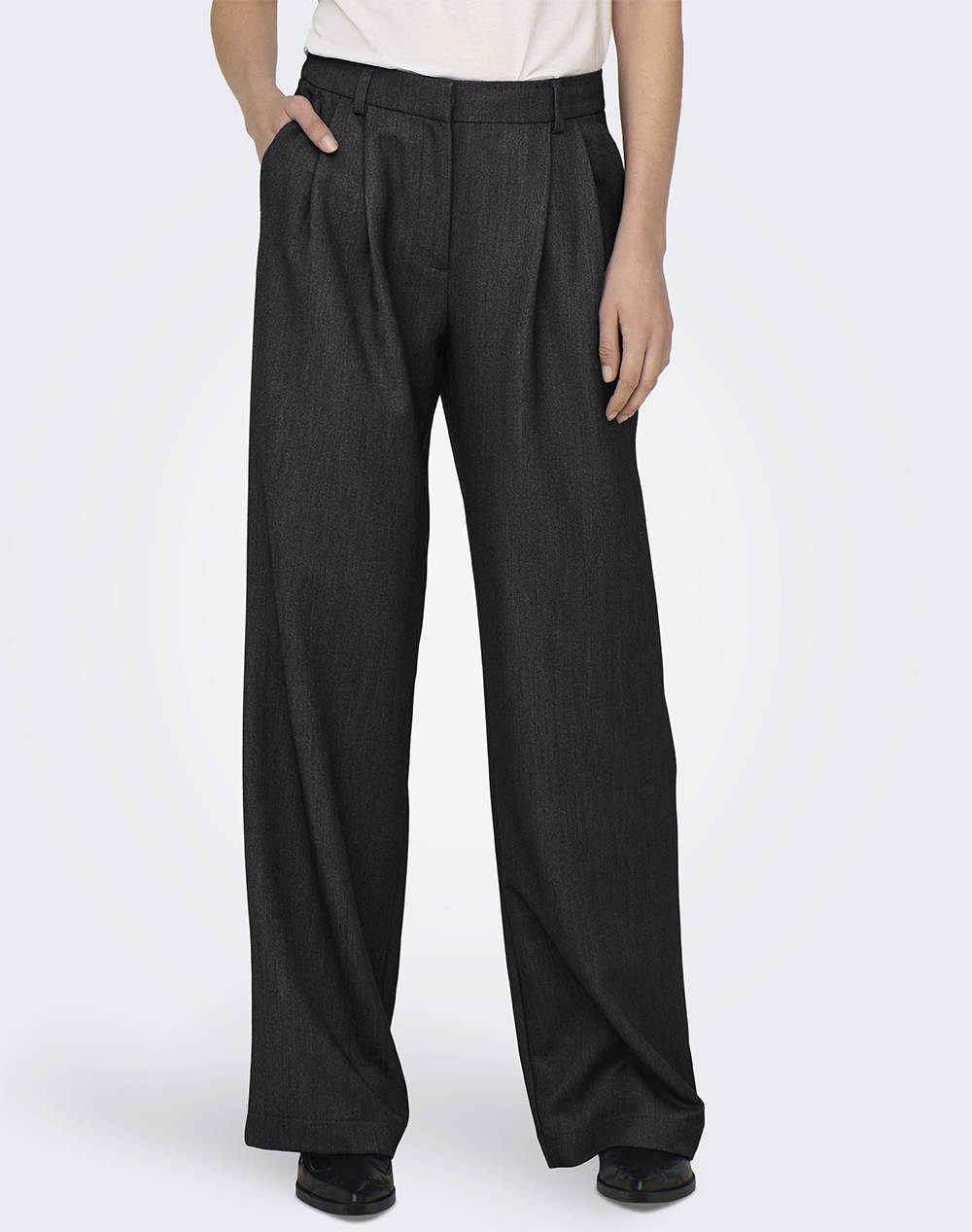 ONLY ONLHATTIE HW PLEAT STR PANT TLR NOOS 15304707-BLACK Black