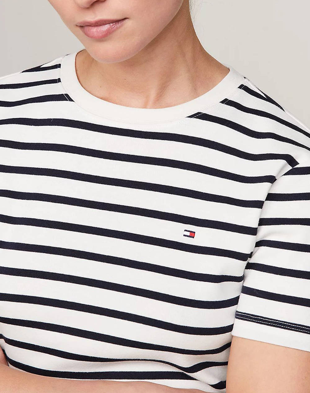 Tommy Hilfiger New Slim Cody C-Nk Ss Ww0Ww40587-0Fa Multi Γυναικεία ρούχα μπλούζες Τ-Shirt Politikos Shop Πολιτικός