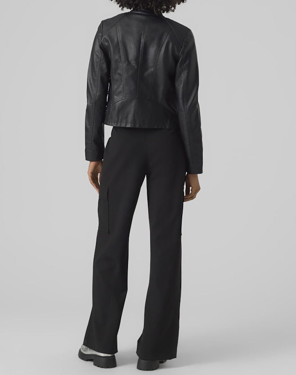 VERO MODA VERO MODA VMFAVODONA SHORT COATED JACKET NOOS 10288555-BLACK Black - 2