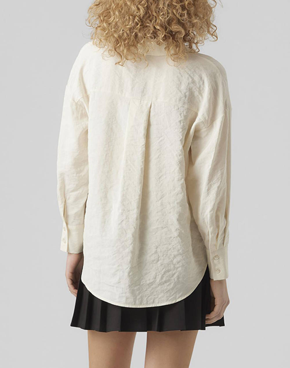 VERO MODA VMQUEENY LS OVERSIZE SHIRT WVN GA NOOS 10289349-Antique White Ecru φωτογραφία