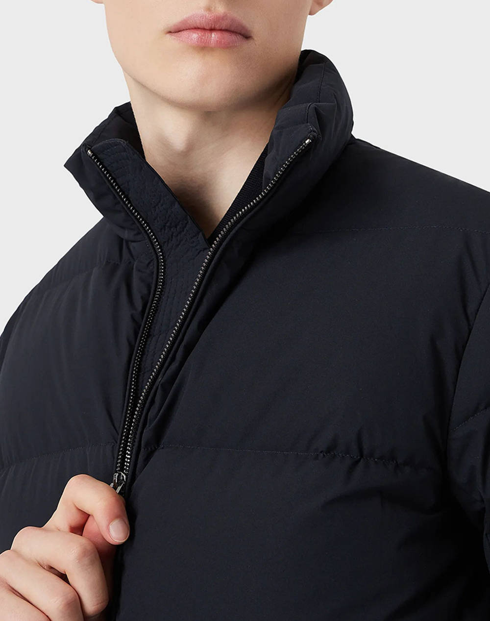 EMPORIO ARMANI GIACCA PIUMINO 8N1BQ31NLRZ-0920 NavyBlue φωτογραφία