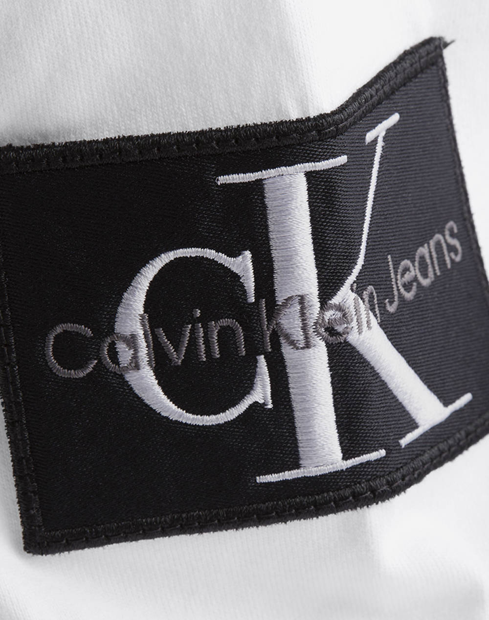 CALVIN KLEIN JEANS BADGE TEE J30J323484-YAF White φωτογραφία