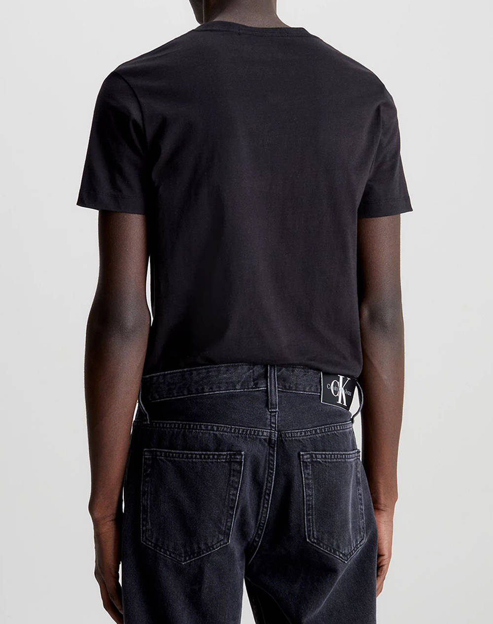 CALVIN KLEIN JEANS CORE MONOGRAM POCKET SLIM TEE J30J320936-BEH Black φωτογραφία