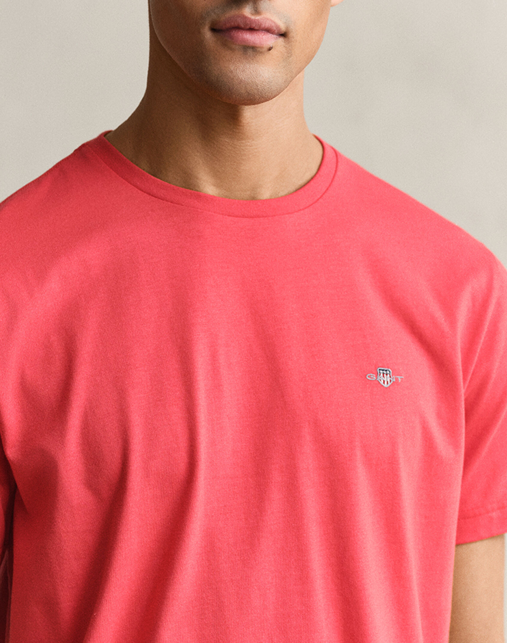 Gant Μπλούζα Κμ Reg Shield Ss T-Shirt 3G2003184-641 Coral ανδρικά ρούχα μπλούζες Politikos Shop Πολιτικός