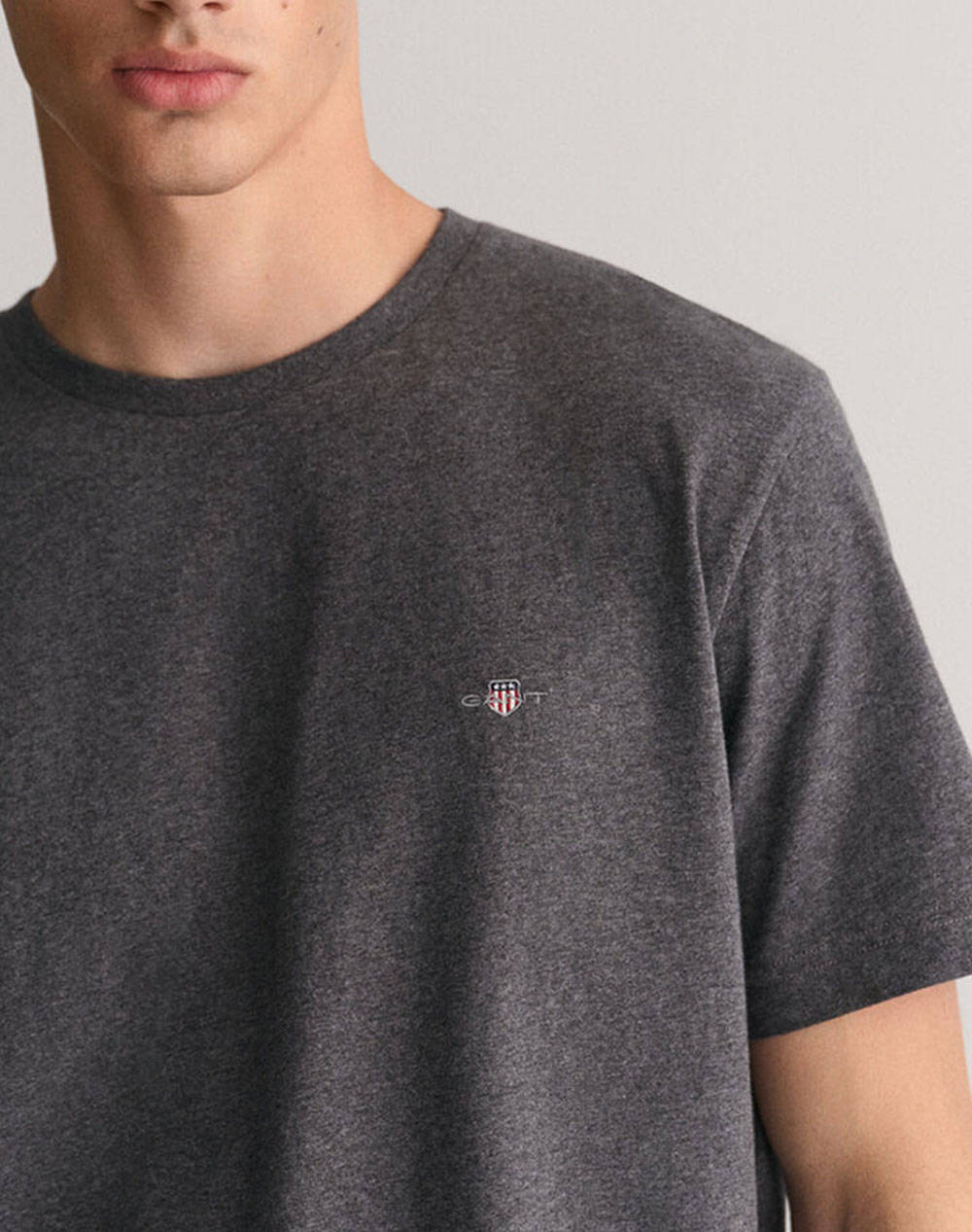 Gant Μπλούζα Κμ Reg Shield Ss T-Shirt 3G2003184-95 Darkgray ανδρικά ρούχα μπλούζες Politikos Shop Πολιτικός