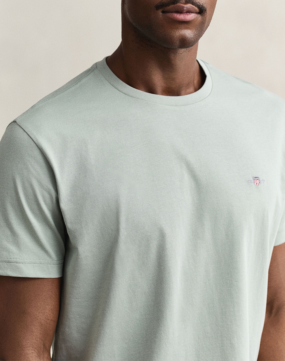 Gant Μπλούζα Κμ Reg Shield Ss T-Shirt 3G2003184-10 Lightgray ανδρικά ρούχα μπλούζες Politikos Shop Πολιτικός