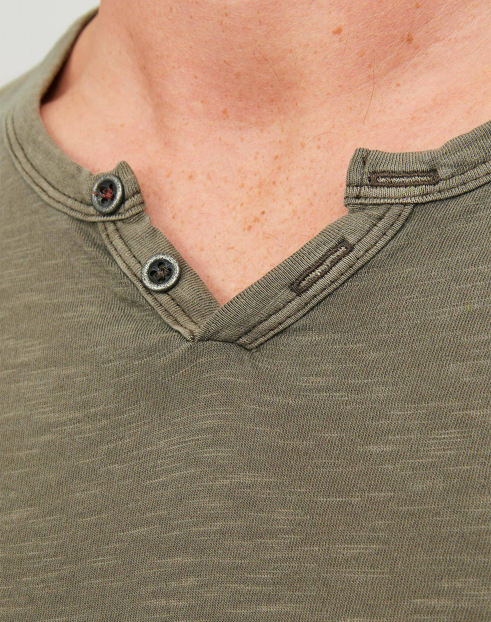 Jack Jones Jjesplit Neck Tee 12164972-Dusky Greenslim Olive ανδρικά ρούχα μπλούζες T-Shirt Politikos Shop Πολιτικός