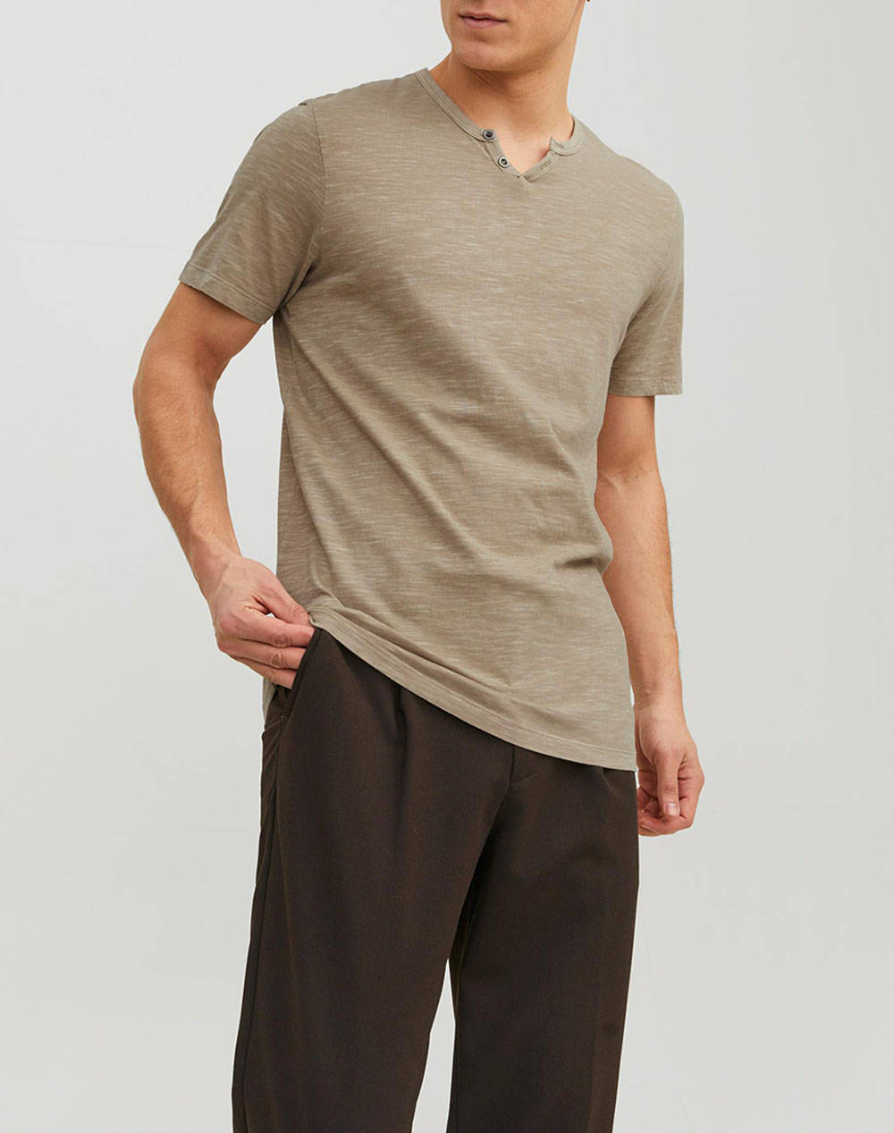 JACK&JONES JJESPLIT NECK TEE 12164972-crockeryslim SandyBrown