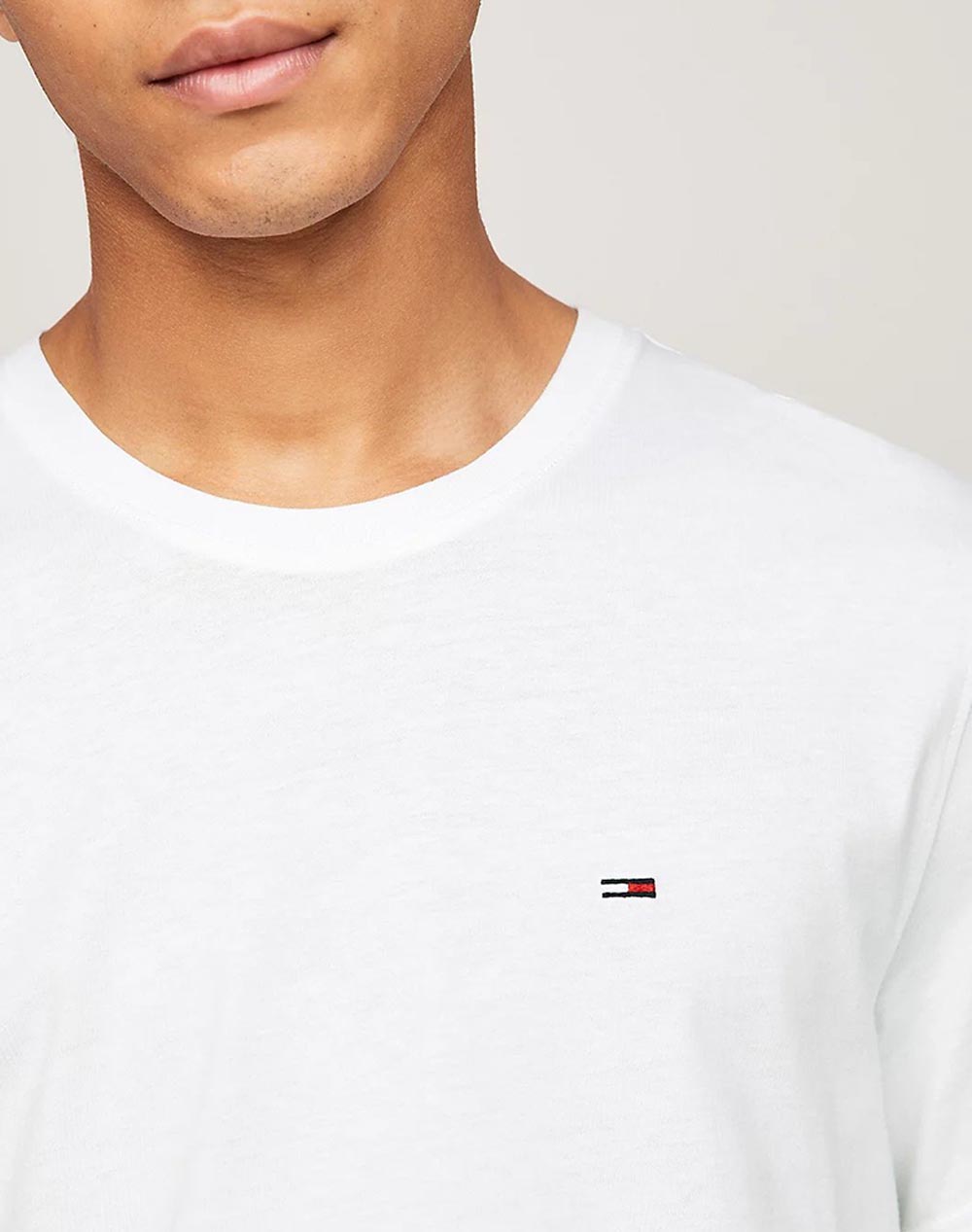 Tommy Jeans Tjm Jersey Tee Dm0Dm04411-100 White ανδρικά ρούχα μπλούζες T-Shirt Politikos Shop Πολιτικός