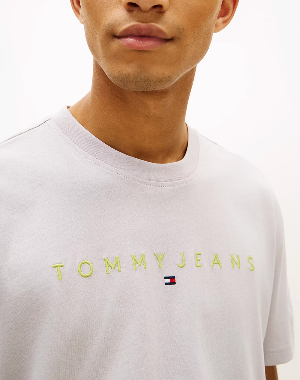 Tommy Jeans Tjm Reg Linear Logo Tee Ext Dm0Dm20744-Ps4 Lightgray ανδρικά ρούχα μπλούζες T-Shirt Politikos Shop Πολιτικός