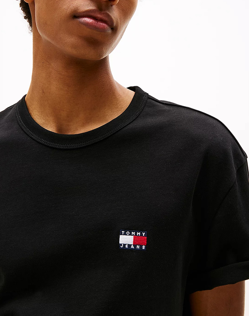 Tommy Jeans Tjm Reg Badge Tee Ext Dm0Dm20322-Bds Black ανδρικά ρούχα μπλούζες T-Shirt Politikos Shop Πολιτικός