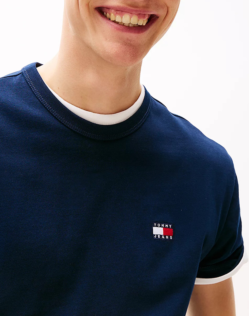Tommy Jeans Tjm Reg Badge Tee Ext Dm0Dm20322-C1G Darkblue ανδρικά ρούχα μπλούζες T-Shirt Politikos Shop Πολιτικός