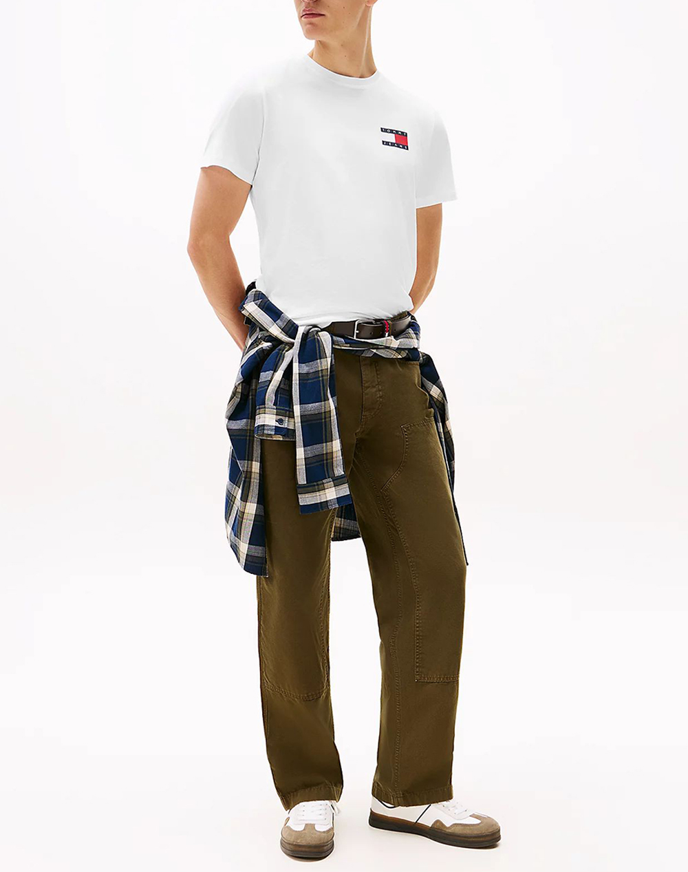Tommy Jeans Tjm Slim Essential Flag Tee Ext New Dm0Dm20740-Ybr White ανδρικά ρούχα μπλούζες T-Shirt Politikos Shop Πολιτικός