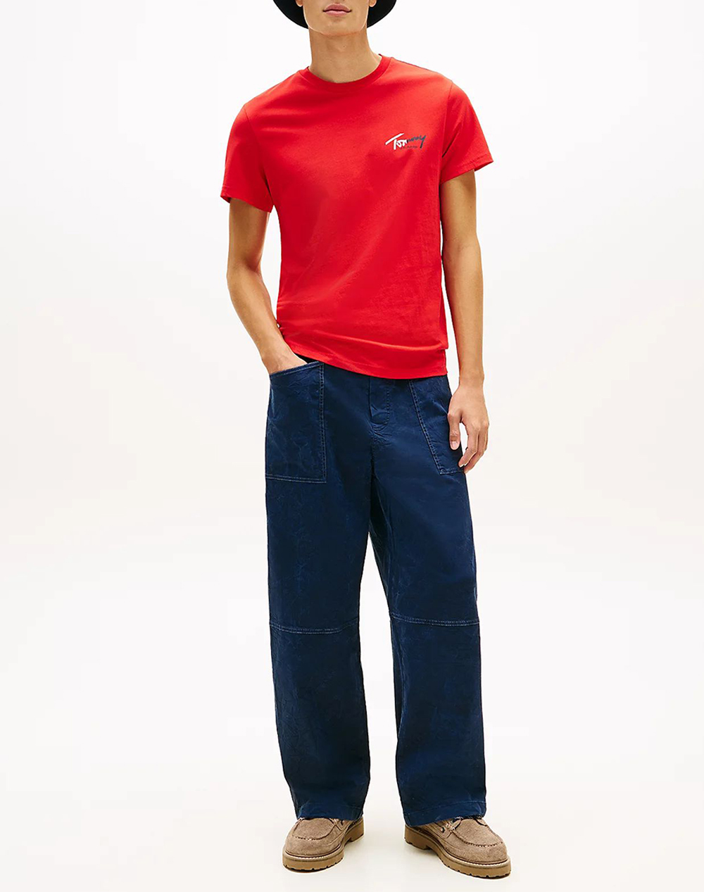 Tommy Jeans Tjm Slim Sign Chest Ss Tee Ext New Dm0Dm22538-Xl8 Red ανδρικά ρούχα μπλούζες T-Shirt Politikos Shop Πολιτικός