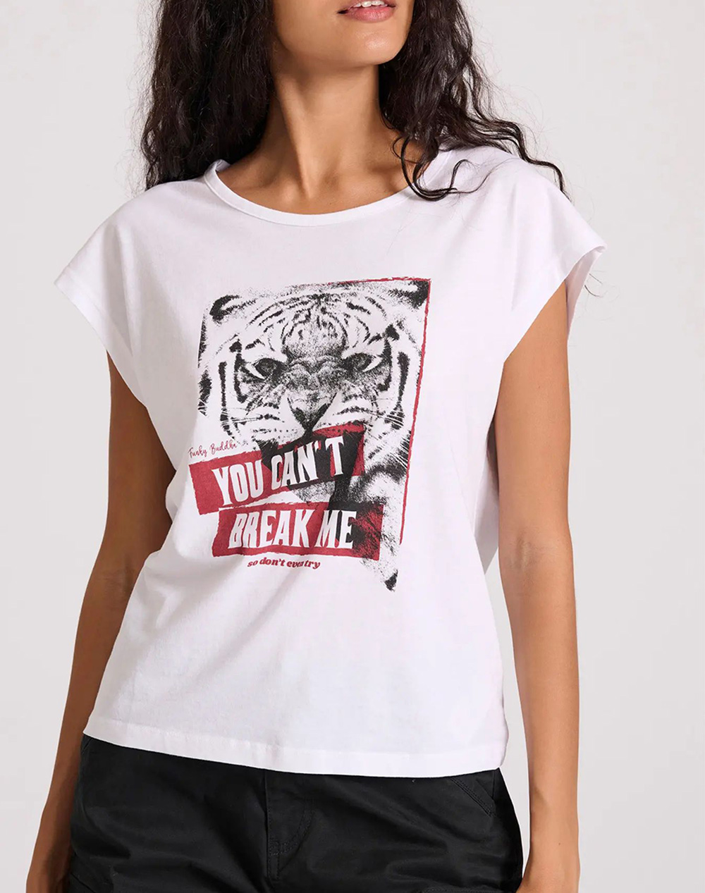 FUNKY BUDDHA Γυναικείο t-shirt με frame τύπωμα και ανοιχτή πλάτη FBL009-160-04-WHITE White