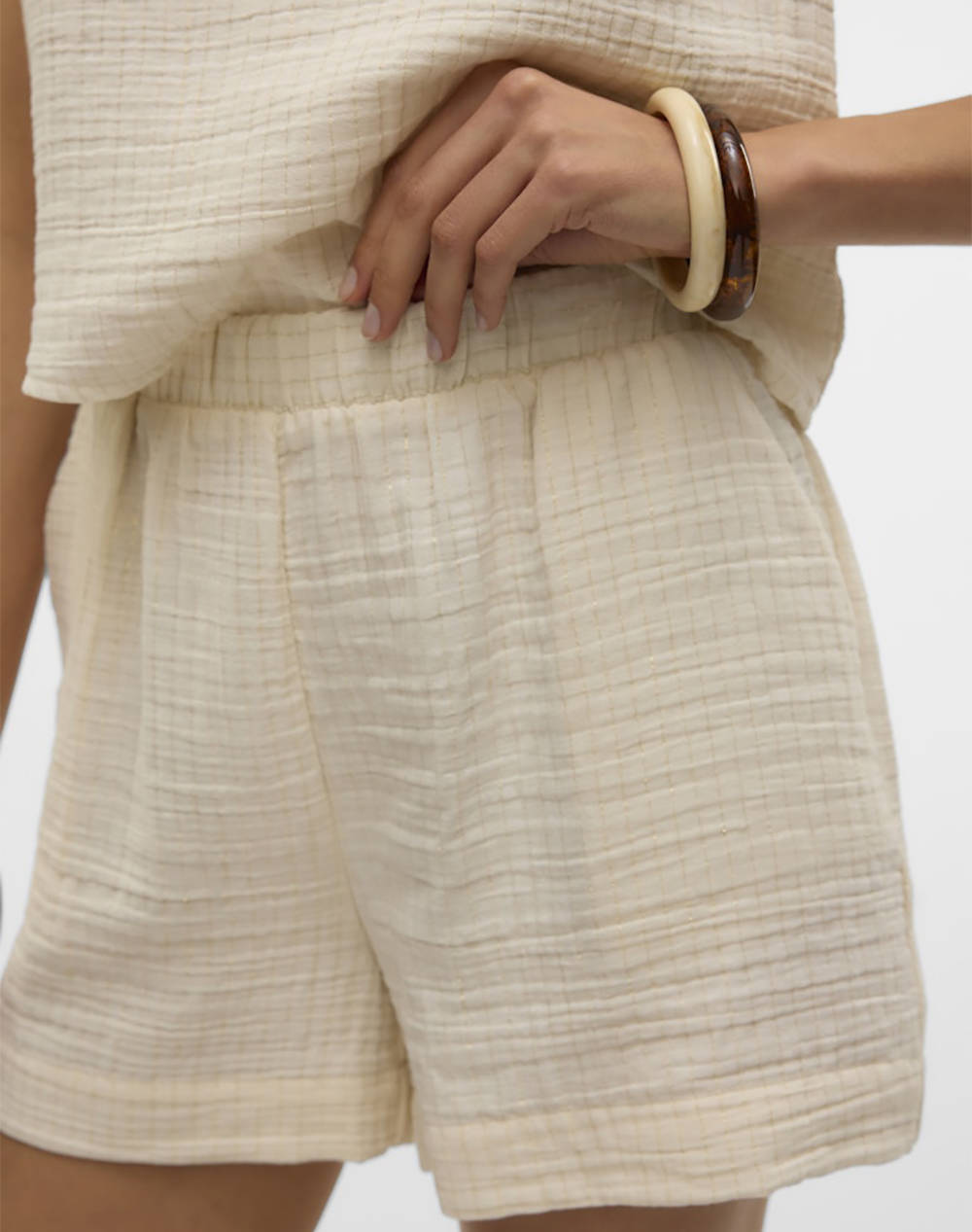 AWARE BY VERO MODA VMROSALIA HW SHORTS VMA 10328625-BirchGOLDPINSTRIPES Ecru φωτογραφία