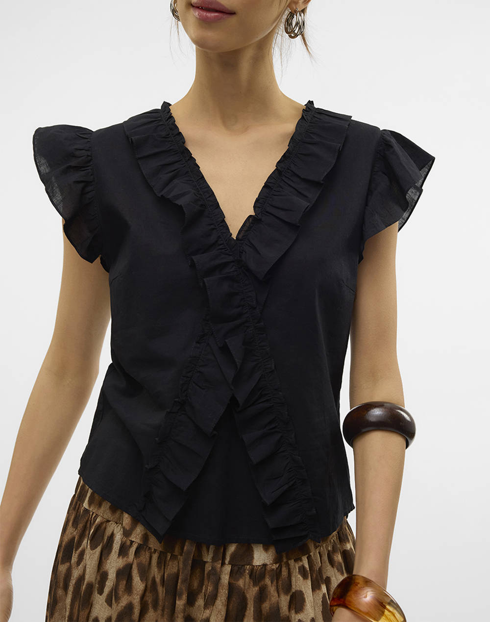 AWARE BY VERO MODA AWARE BY VERO MODA VMROXANNE SL V-NECK RUFFLE TOP VMA 10329134-BLACK Black