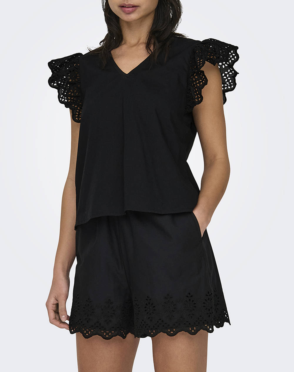 ONLY ONLLOU LIFE EMB S/S FRILL TOP WVN 15313171-BLACK Black