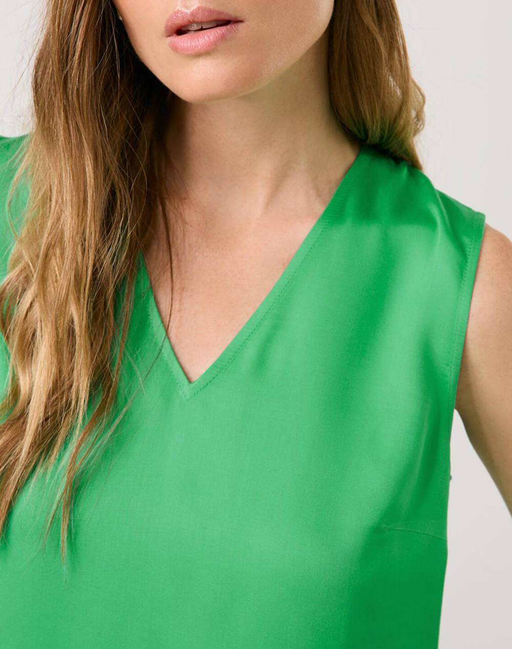 TAIFUN BLOUSE WITHOUT SLEEV 760318-11142-05720 Green φωτογραφία