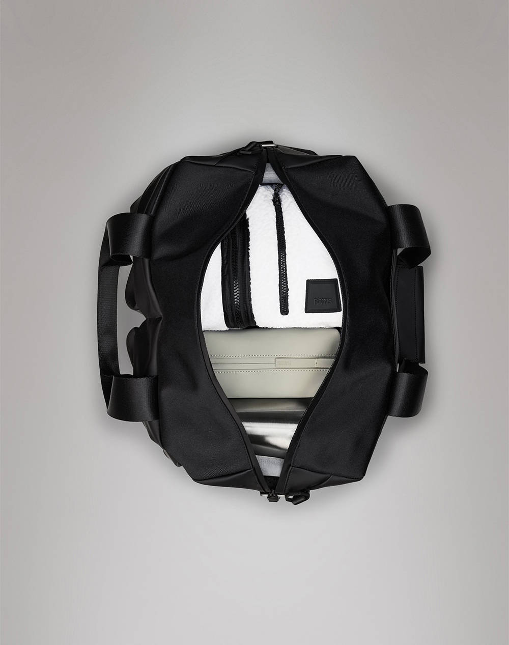 RAINS Otaru Weekend Bag Small W3 (Διαστάσεις: 37 x 19 x 53εκ.) 12970-01 Black φωτογραφία