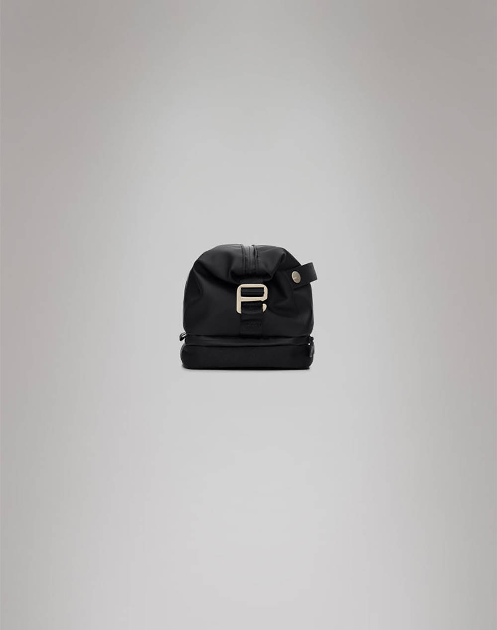 RAINS Otaru Wash Bag W3 (Διαστάσεις: 20 x 14 x 33εκ.) 12290-01 Black φωτογραφία