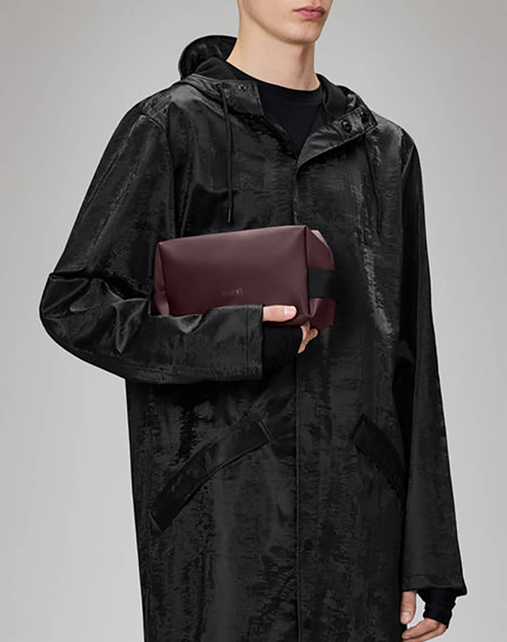 RAINS Wash Bag Small W3 (Διαστάσεις: 13 x 11 x 21εκ.) 15580-129 DarkRed φωτογραφία