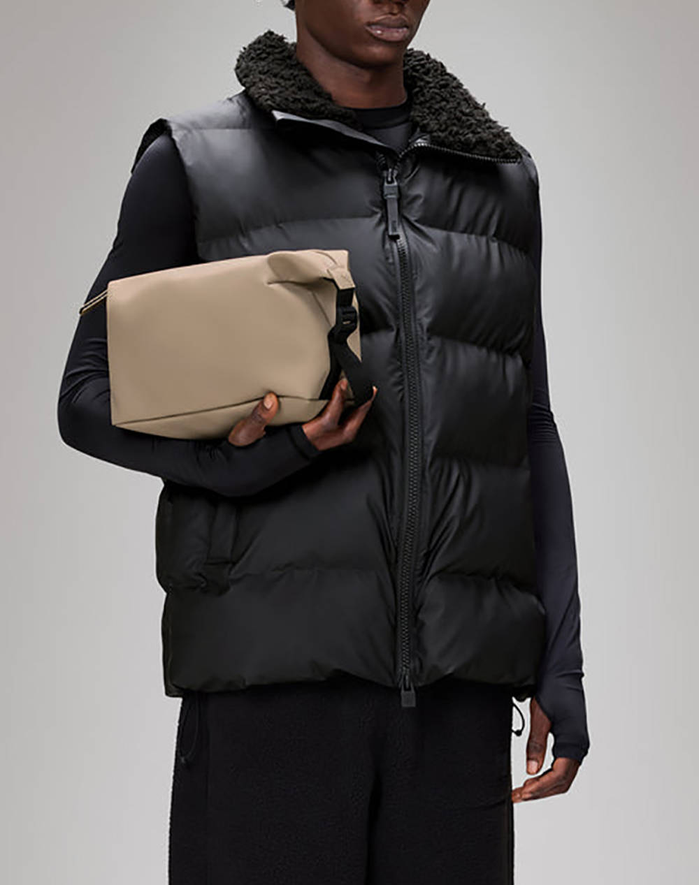 RAINS Hilo Wash Bag W3 (Διαστάσεις: 18 x 12 x 26εκ.) 15630-133 Biege φωτογραφία