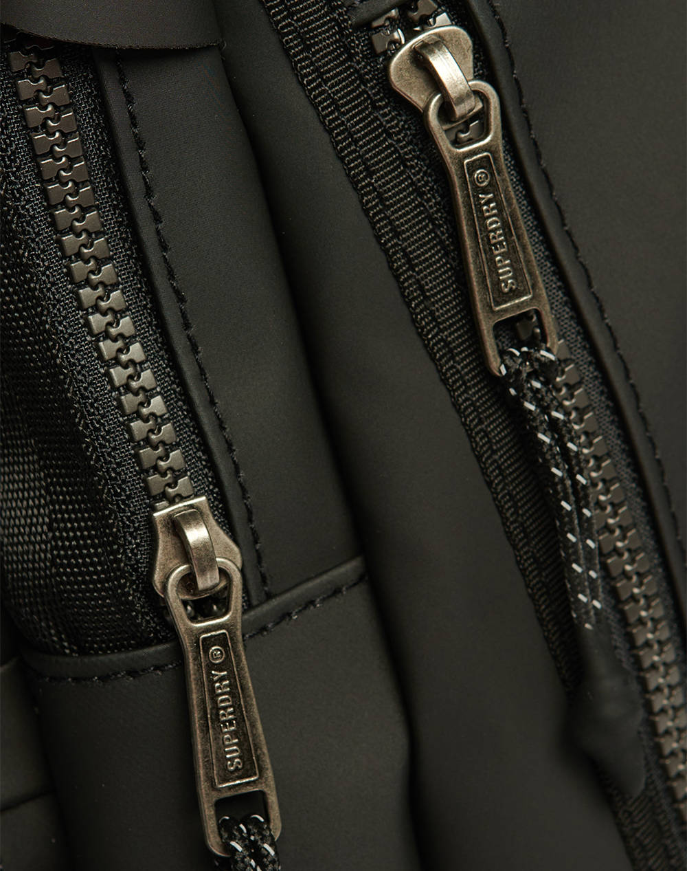 SUPERDRY D1 SDNA TARP RUCKSACK ΤΣΑΝΤΑ ΓΥΝΑΙΚΕΙΟ W9110342A-16A Black φωτογραφία