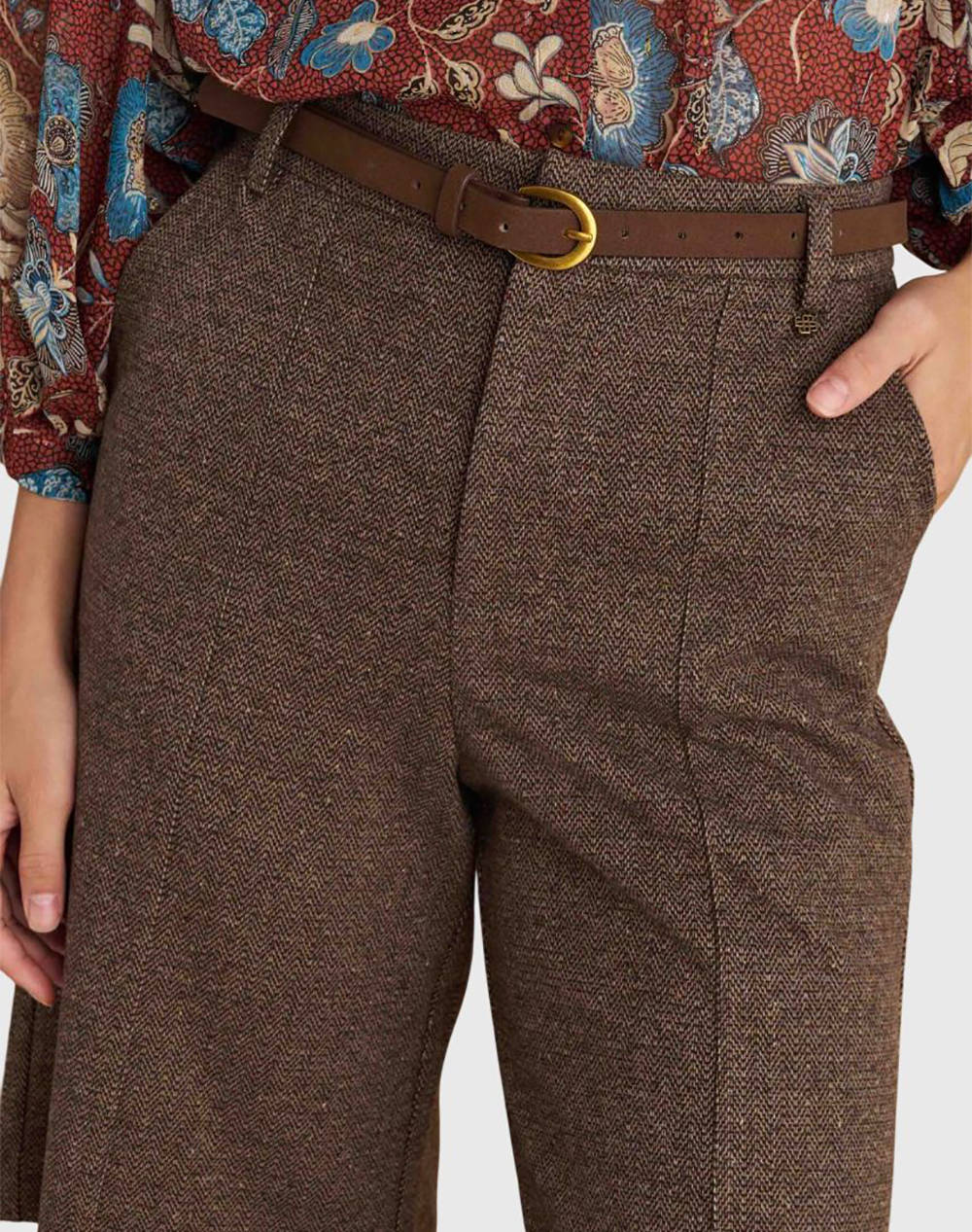 ATTRATTIVO ΒΕΡΜΟΥΔΑ 9921569-KAFE Brown φωτογραφία