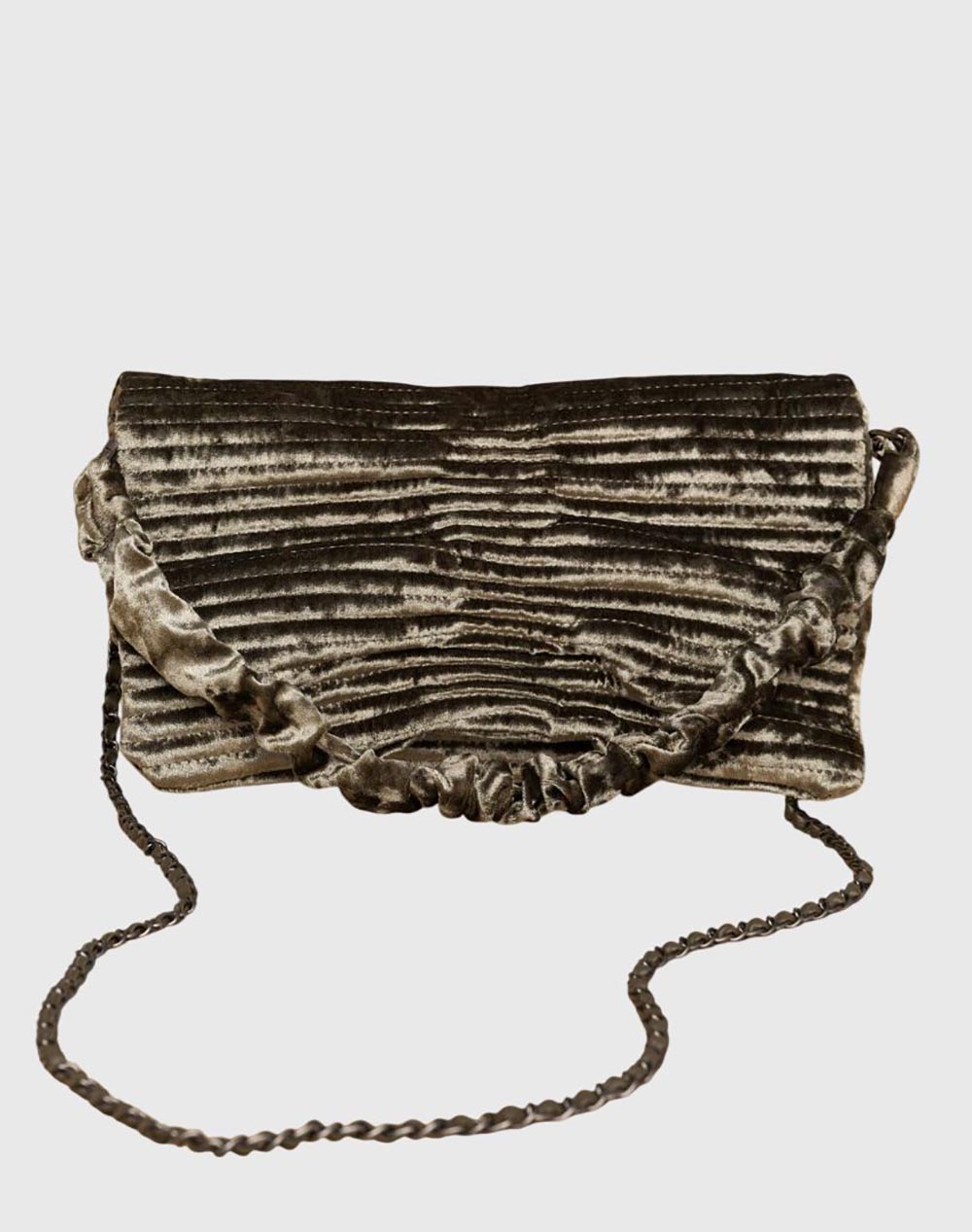 Αξεσουάρ attrattivo σε χακι