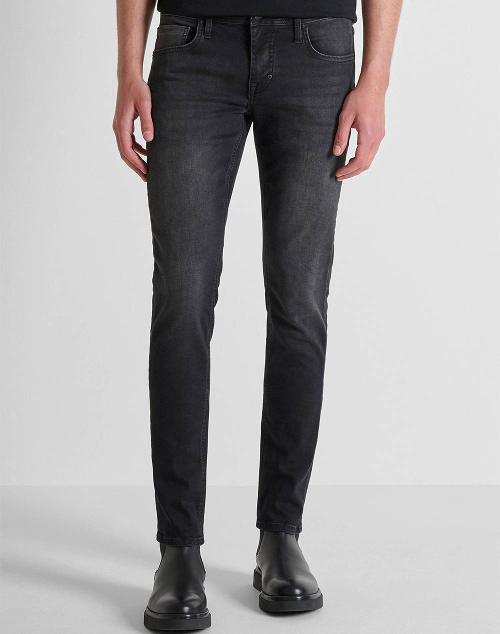 ANTONY MORATO MMDT00241FA7506121W02103 MIN OF 10 JEANS OZZY TAPERED FIT IN BLACK BLACK DENIM ΠΑΝΤΕΛΟΝΙ ΑΝΔΡΙΚΟ DT24175612W2103-9000 Black