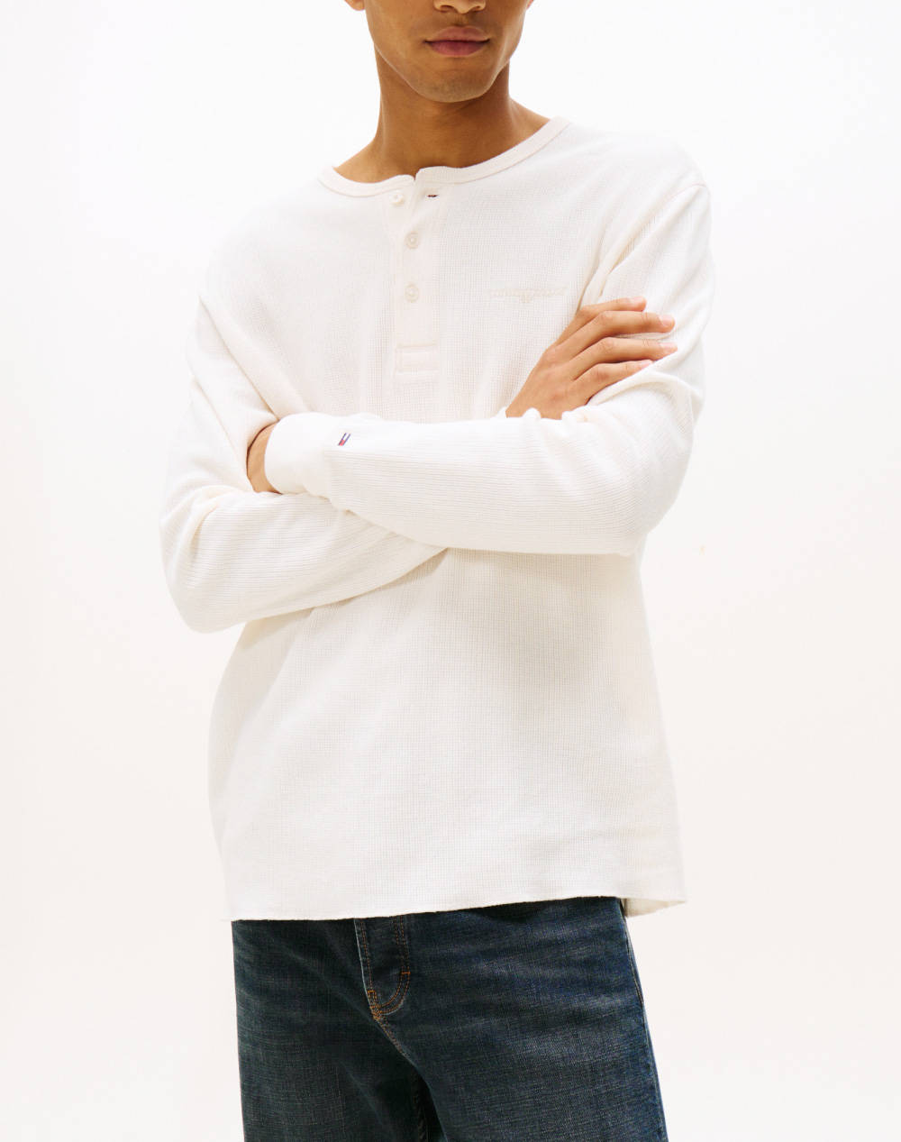 TOMMY JEANS TJM SLIM WAFFLE SCRIPT HENLEY DM0DM21812-YBH OffWhite