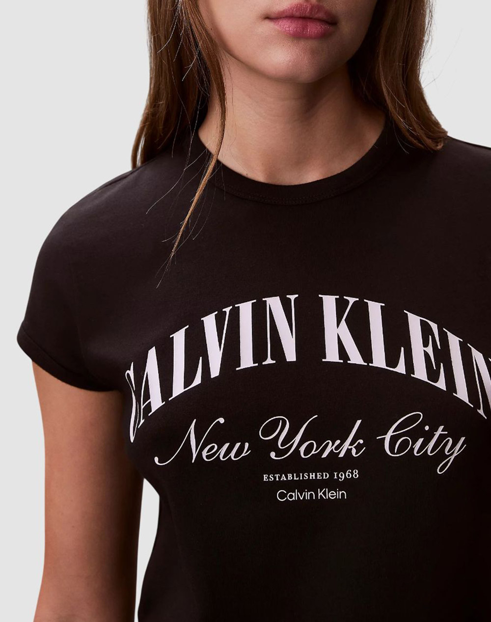 Calvin Klein Ss Graphic Logo Baby Tee Lv047F815G-Ub1 Black Γυναικεία ρούχα μπλούζες Τ-Shirt Politikos Shop Πολιτικός