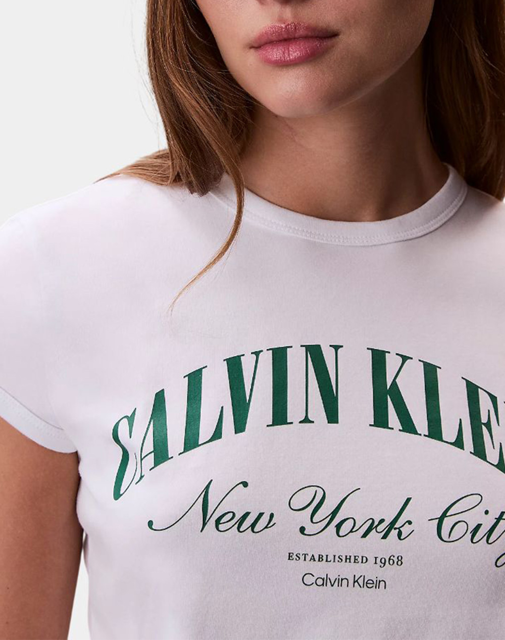 Calvin Klein Ss Graphic Logo Baby Tee Lv047F815G-Yaf White Γυναικεία ρούχα μπλούζες Τ-Shirt Politikos Shop Πολιτικός