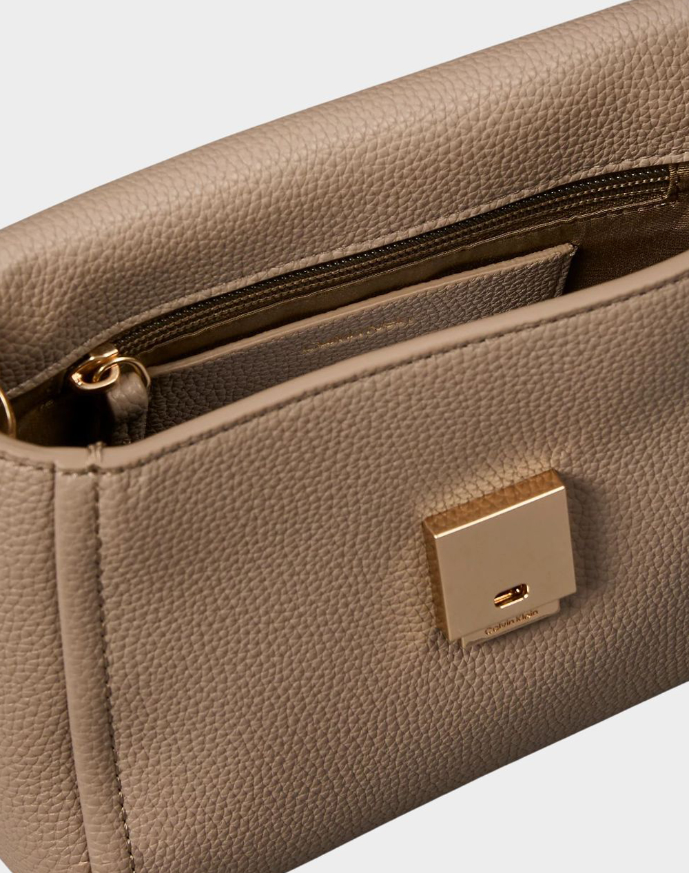Calvin Klein Jeans Emblem Hw Pebble Crossbody 20 Lv04F3511G-Vfu Sandybrown Γυναικεία αξεσουάρ τσάντες Politikos Shop Πολιτικός