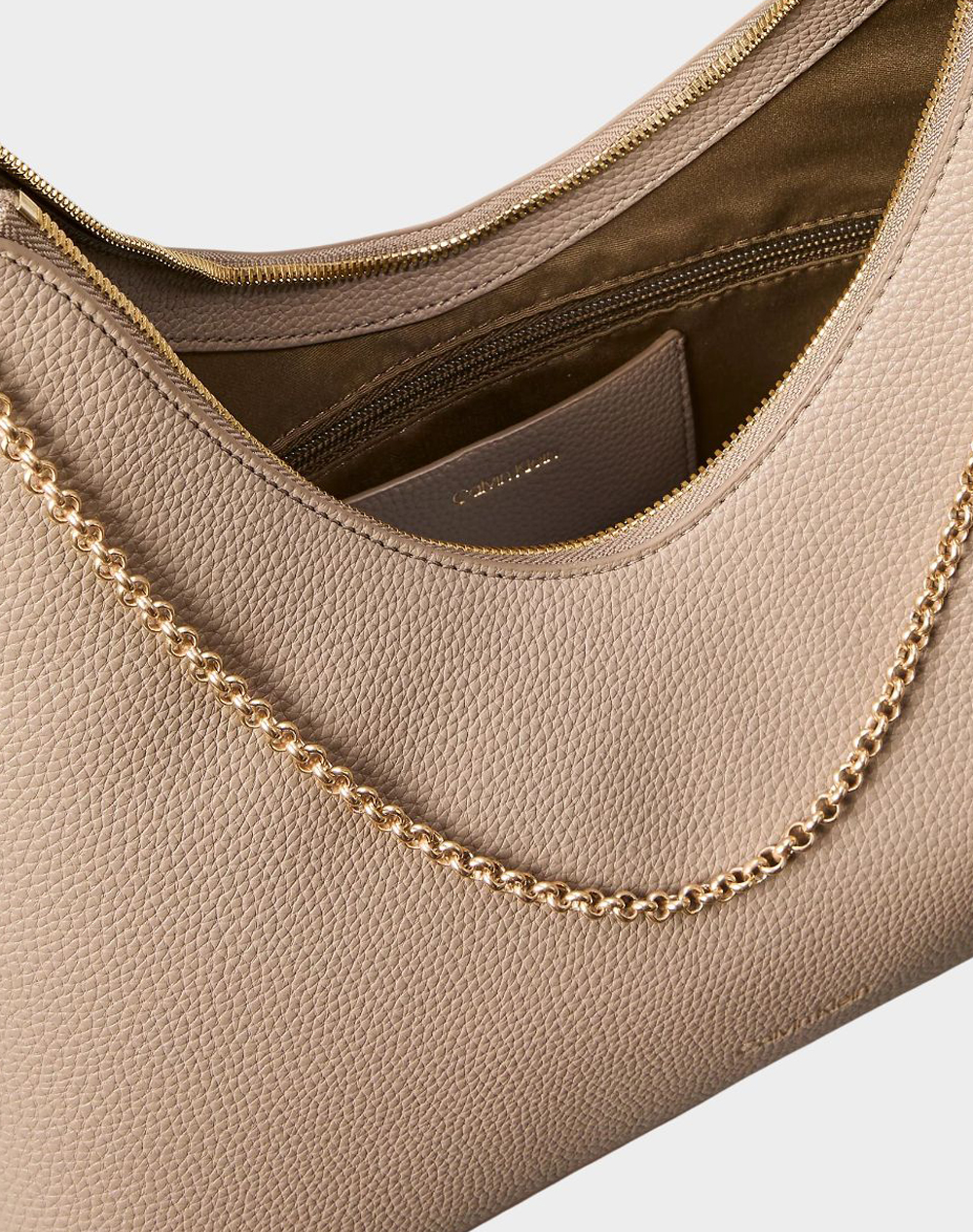 Calvin Klein Jeans Emblem Hw Pebble Top Zip Hobo Lv04F3495G-Vfu Sandybrown Γυναικεία αξεσουάρ τσάντες Politikos Shop Πολιτικός