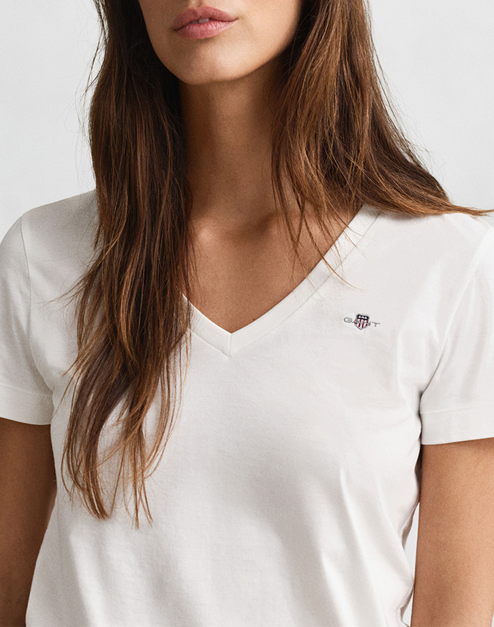 Gant Μπλούζα Κμ Reg Shield Ss V-Neck T-Shirt 3Gw4200750-110 White Γυναικεία ρούχα μπλούζες Τ-Shirt Politikos Shop Πολιτικός