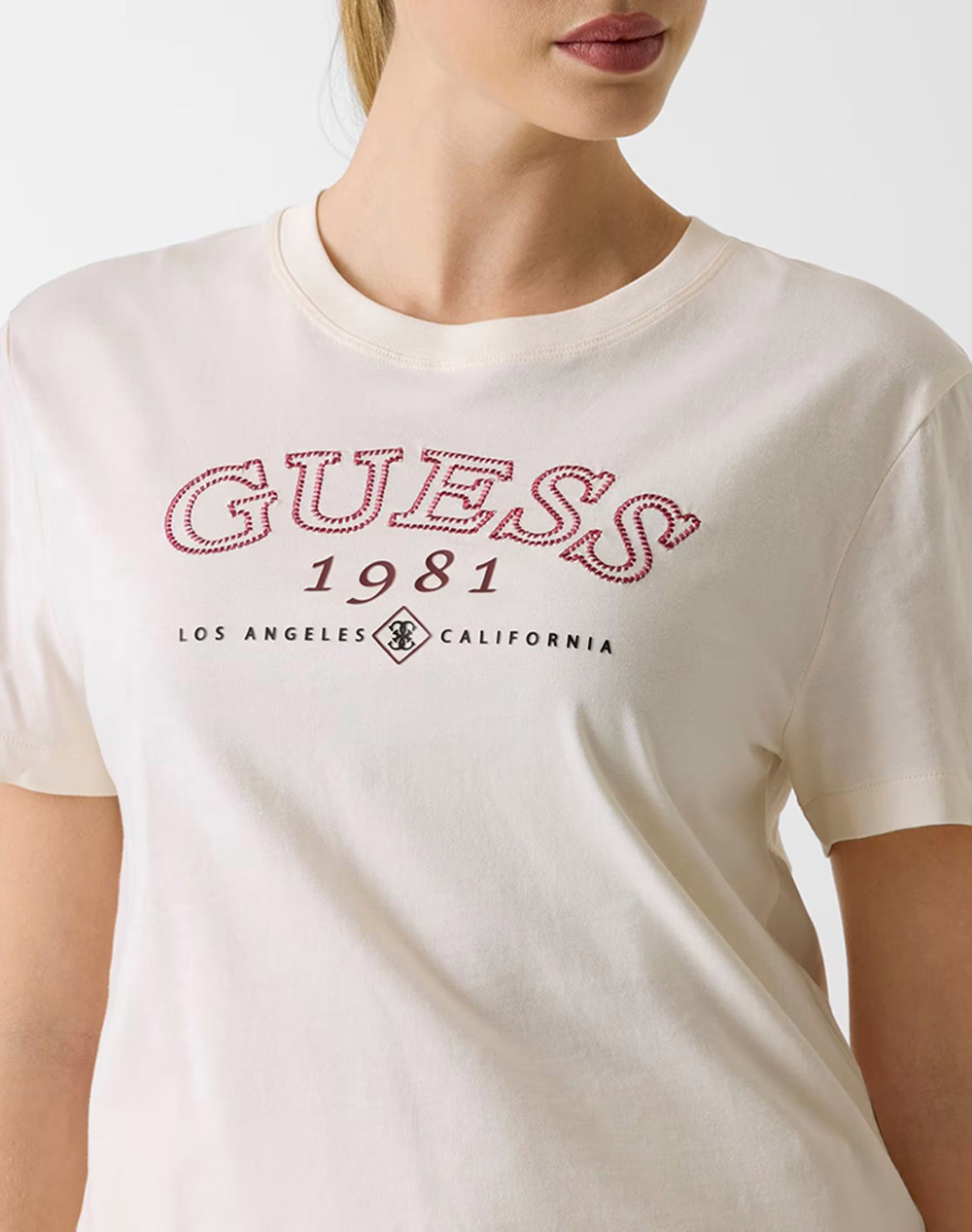 Guess Arianna Ss Cn Boxy T-Shirt Μπλούζα Γυναικείο V6Gi04K2965-G047 Cream Γυναικεία ρούχα μπλούζες Τ-Shirt Politikos Shop Πολιτικός