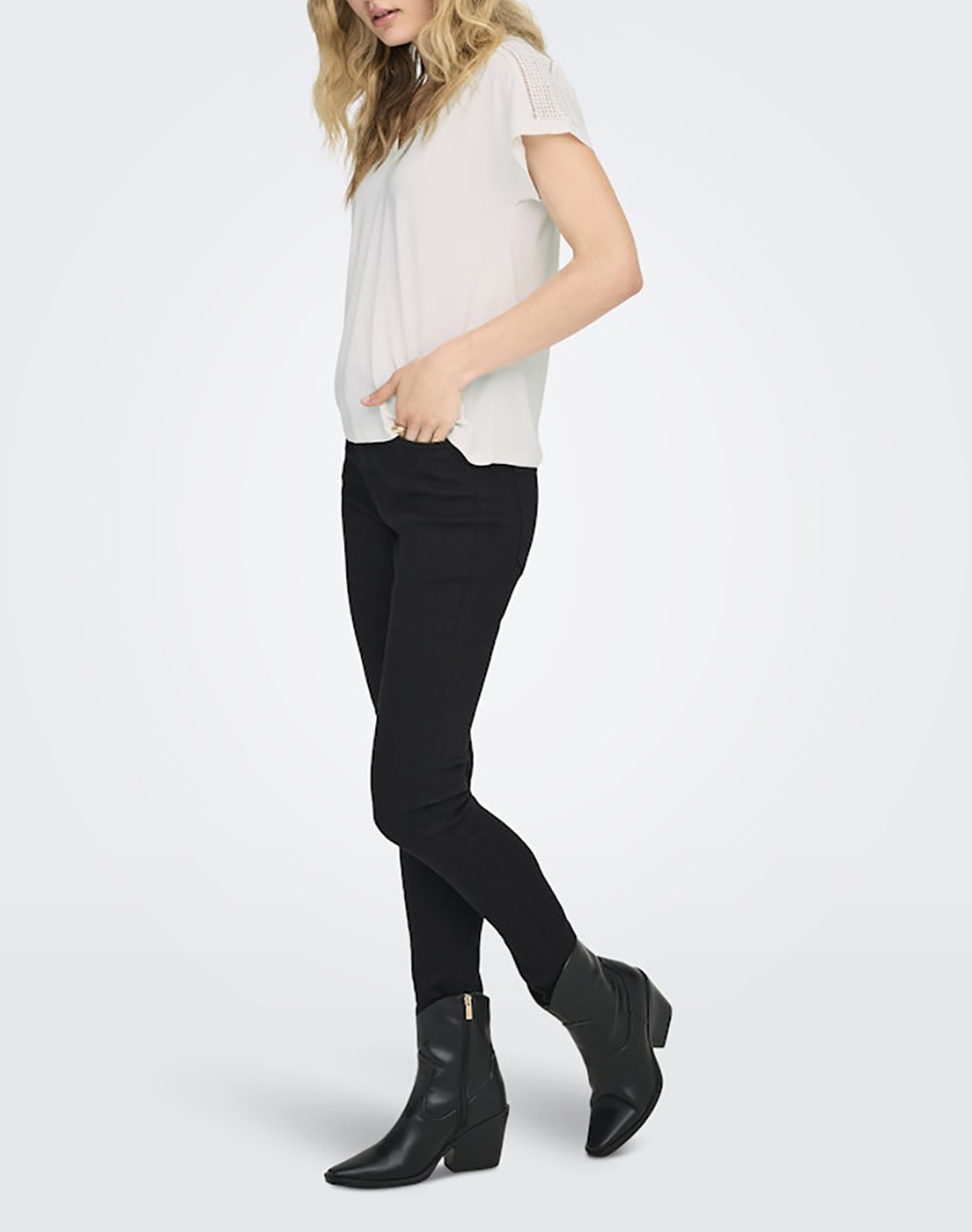 Only Onlfree Life S V-Neck Lace Top Jrs 15369294-Cloud Dancerskyelace Offwhite Γυναικεία ρούχα μπλούζες Τ-Shirt Politikos Shop Πολιτικός