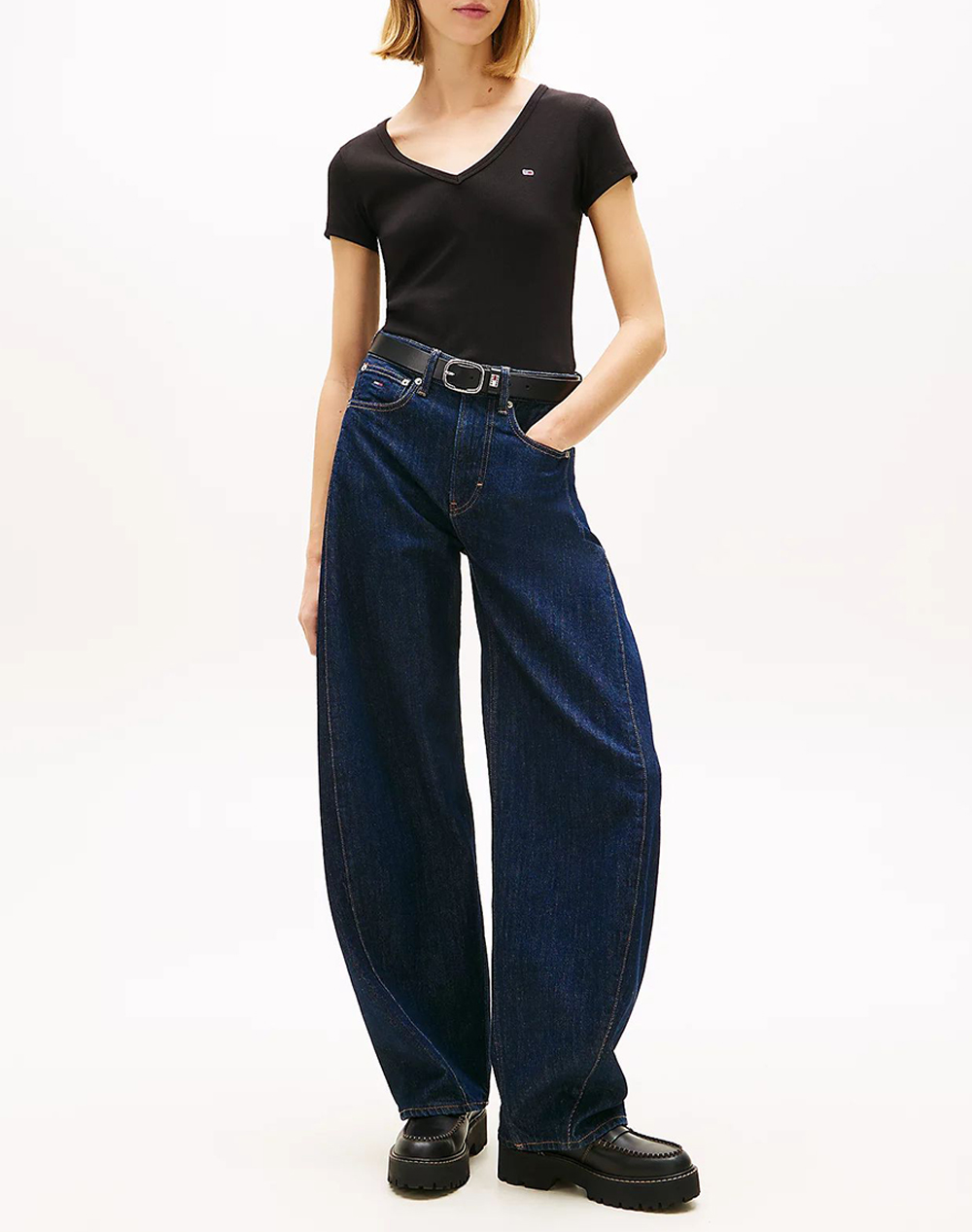 Tommy Jeans Tjw Slim Essential Rib V Ss Dw0Dw17385-Bds Black Γυναικεία ρούχα μπλούζες Τ-Shirt Politikos Shop Πολιτικός