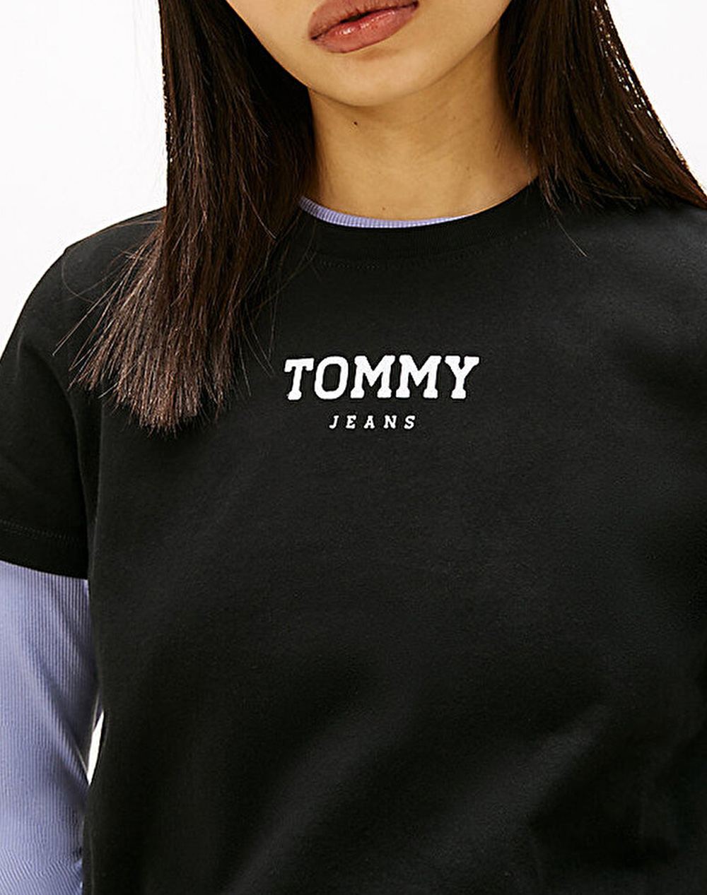 Tommy Jeans Tjw Reg Essential Logo 2 Tee Ext Dw0Dw21842-Bds Black Γυναικεία ρούχα μπλούζες Τ-Shirt Politikos Shop Πολιτικός