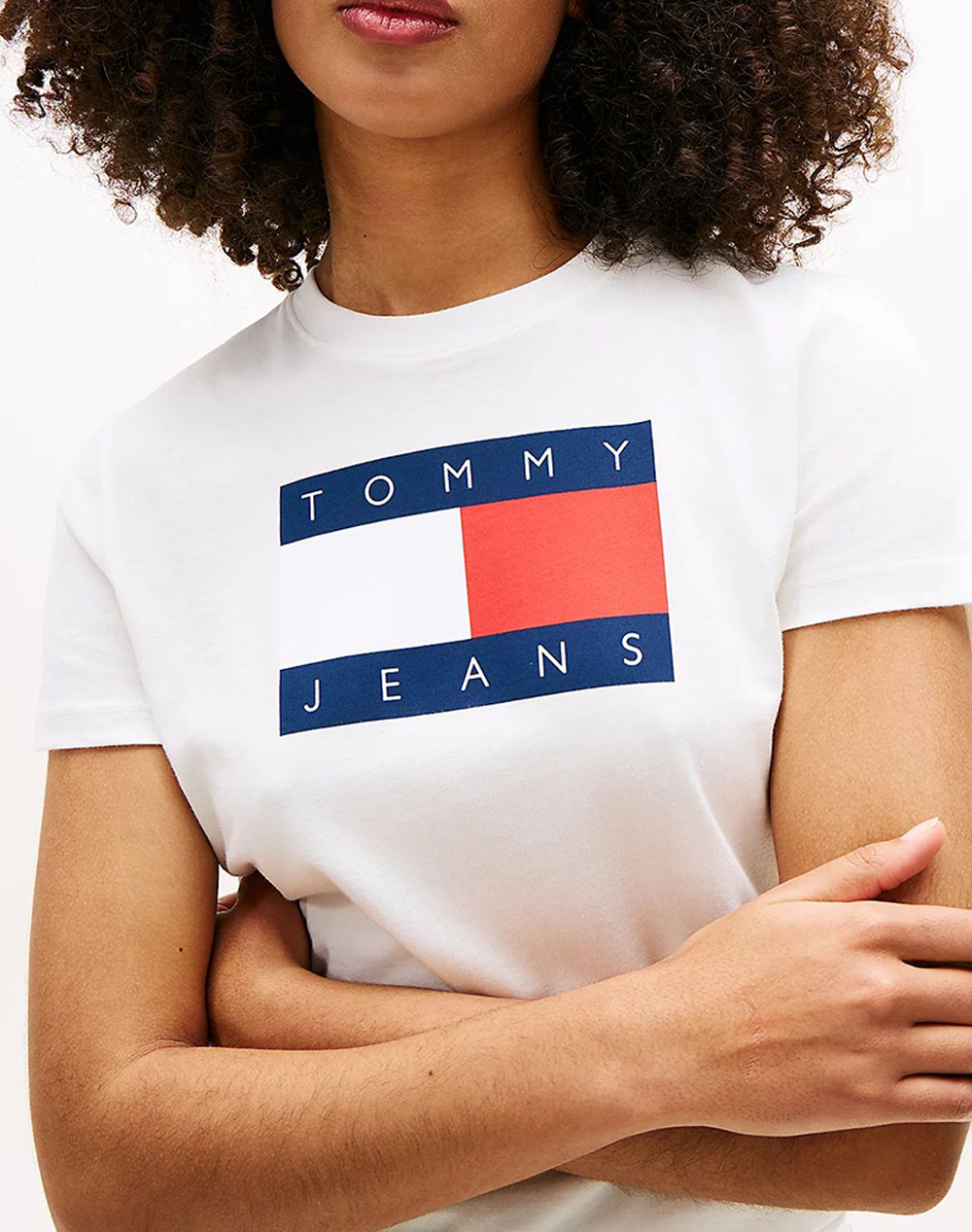 Tommy Jeans Tjw Reg Tj Flag Ss Tee Dw0Dw22562-Ybl Offwhite Γυναικεία ρούχα μπλούζες Τ-Shirt Politikos Shop Πολιτικός