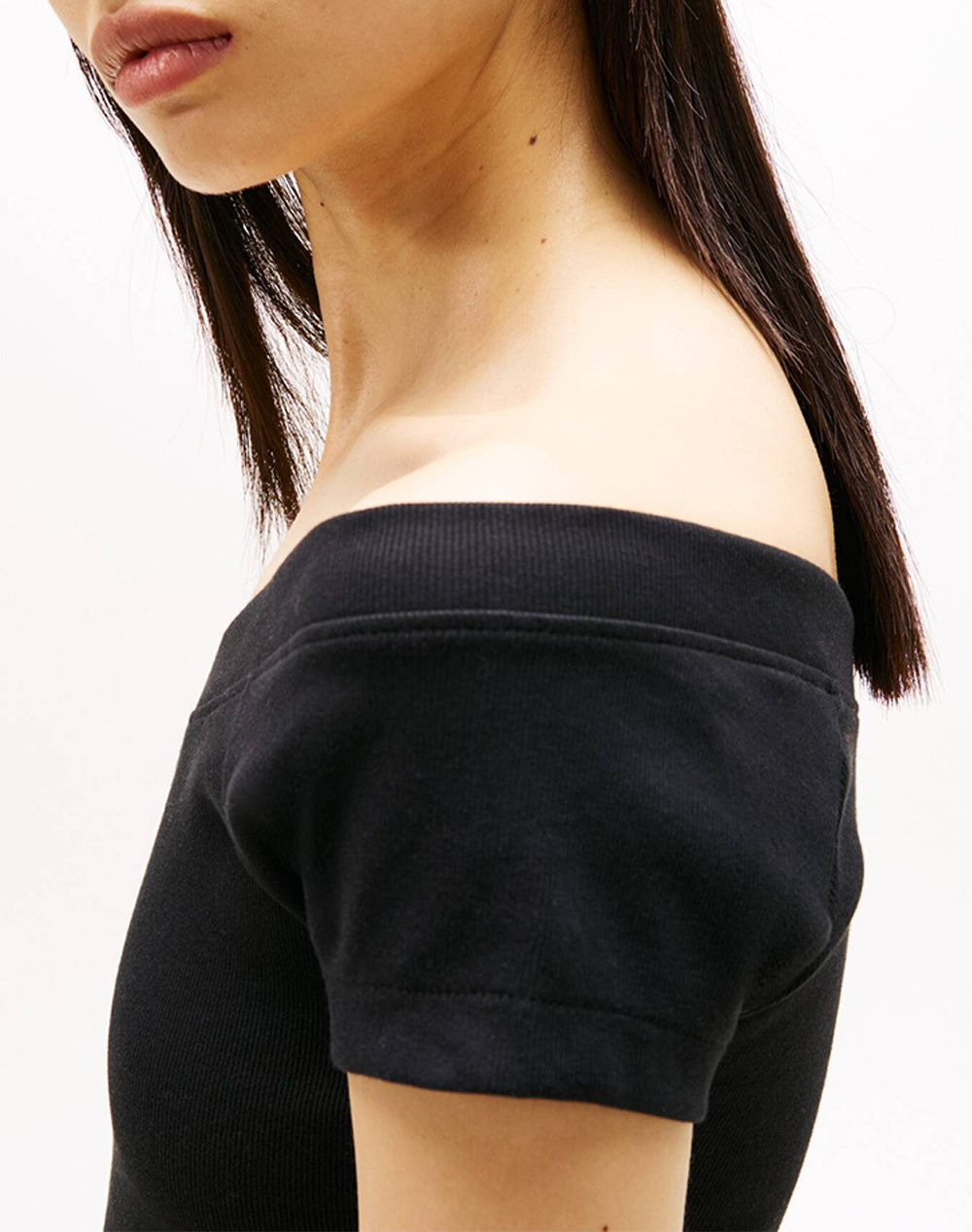 Tommy Jeans Tjw Slim Off Shoulder Rib Ss Top Dw0Dw22265-Bds Black Γυναικεία ρούχα μπλούζες Τ-Shirt Politikos Shop Πολιτικός